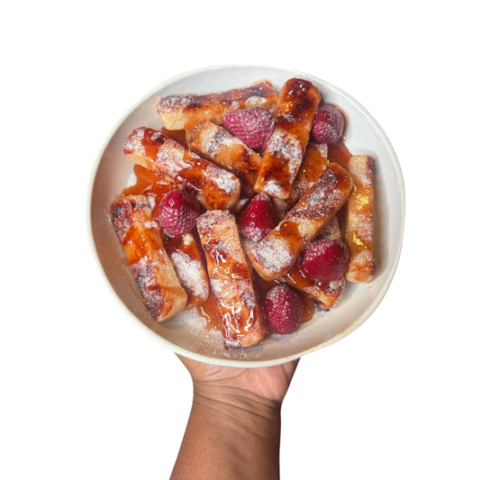 (Wick-less) FRENCH TOAST W/ STRAWBERRIES ( churro and strawberry scented)