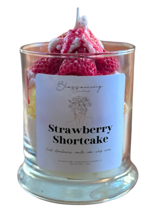 MINI STRAWBERRY SHORTCAKE CANDLE