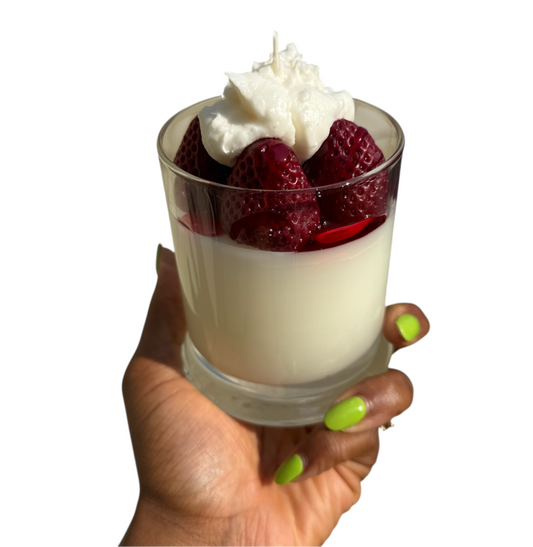 STRAWBERRY CHEESECAKE CANDLE