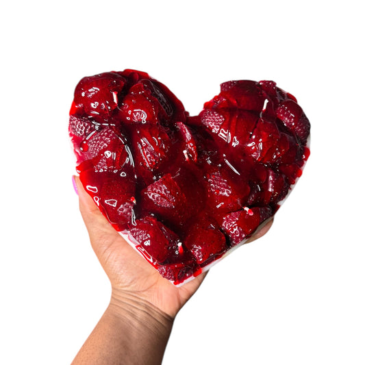 (WICK) STRAWBERRY HEART ME CHEESECAKE CANDLE